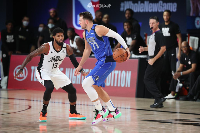 在这场激烈 在这场激烈